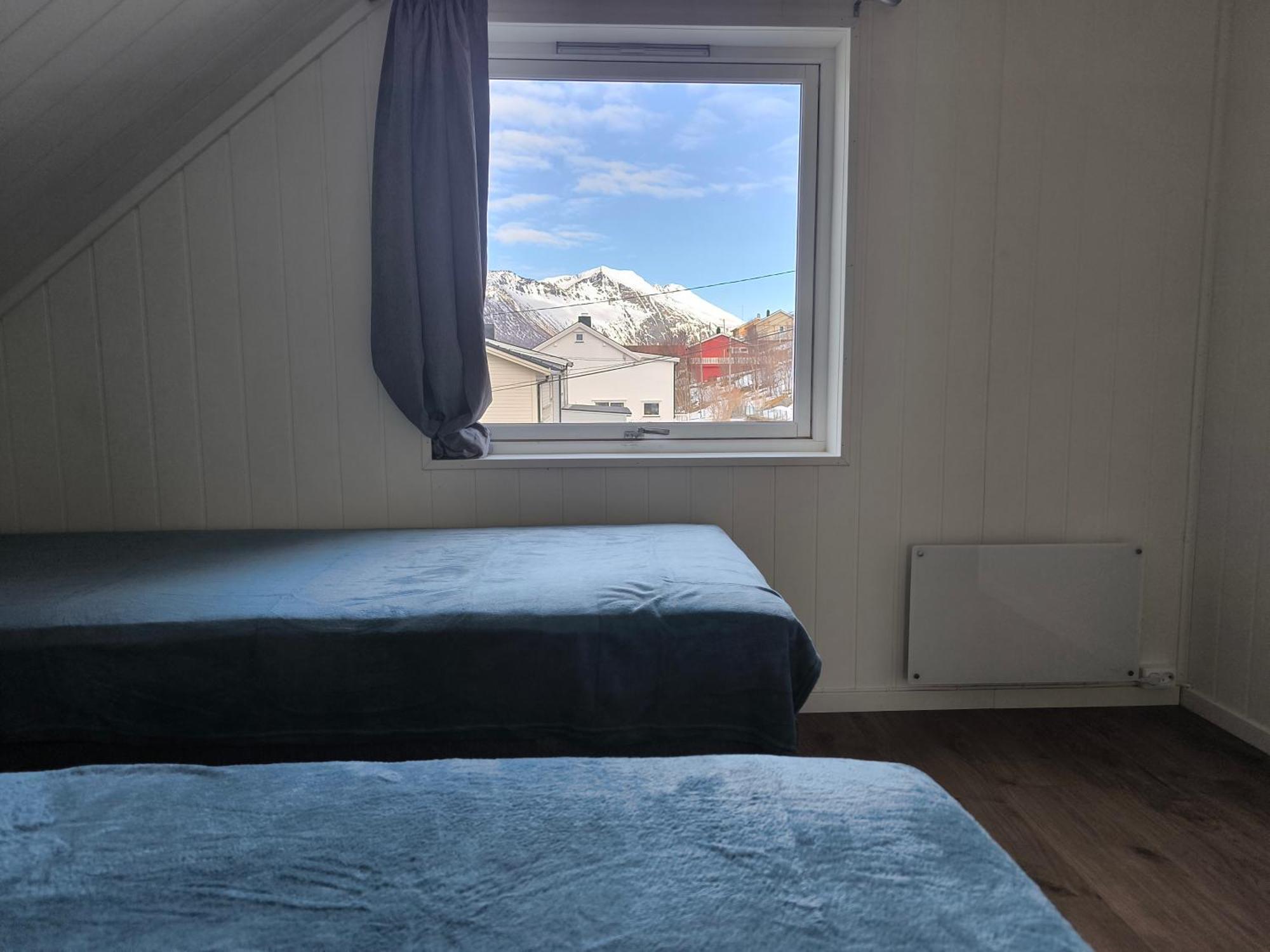 Hus Gryllefjord Villa Buitenkant foto