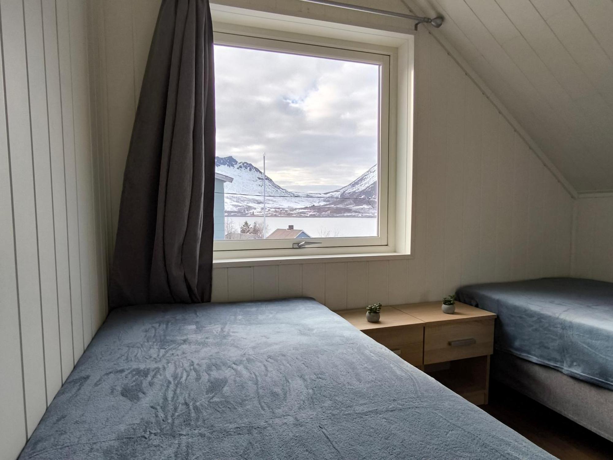 Hus Gryllefjord Villa Buitenkant foto